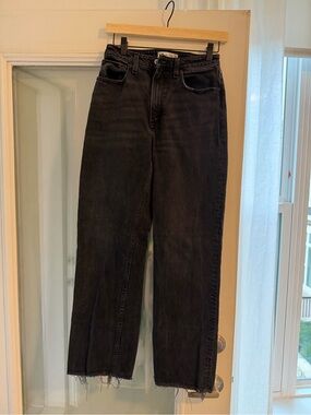 Abercrombie & Fitch-  Curve Love High Rise 90s Relaxed Jean -Size 25